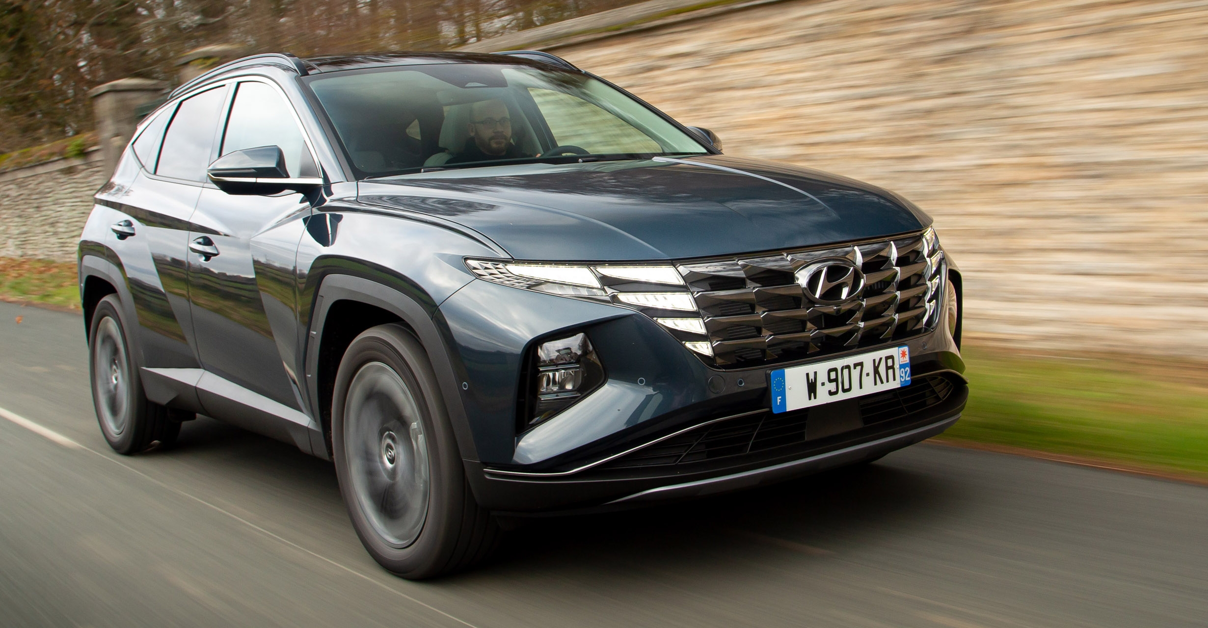 HYUNDAI TUCSON (SUV)